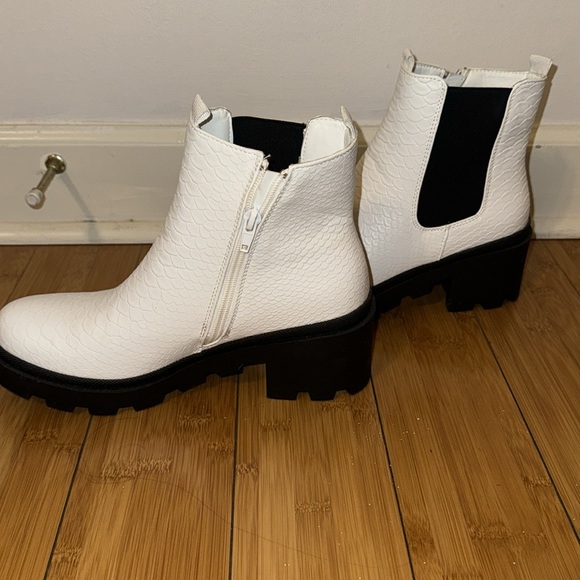 Pierre Dumas booties size 7.5 - Picture 2 of 4